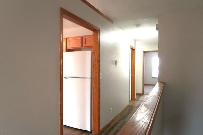 Building Photo - Beautiful 4 Bedroom 3 Bathroom Home