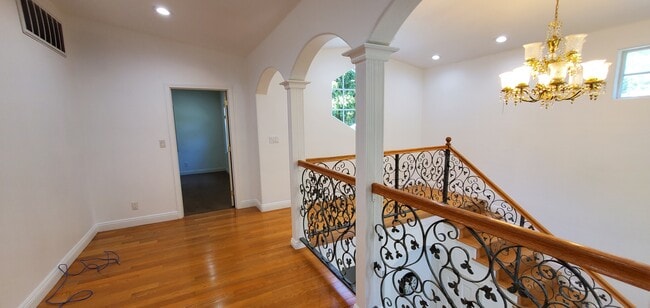 Building Photo - 8057 Willow Glen Rd