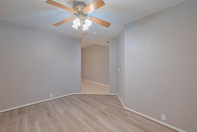 Building Photo - 4826 Cliffpoint Ct