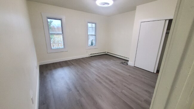 Building Photo - 652 NY-17M