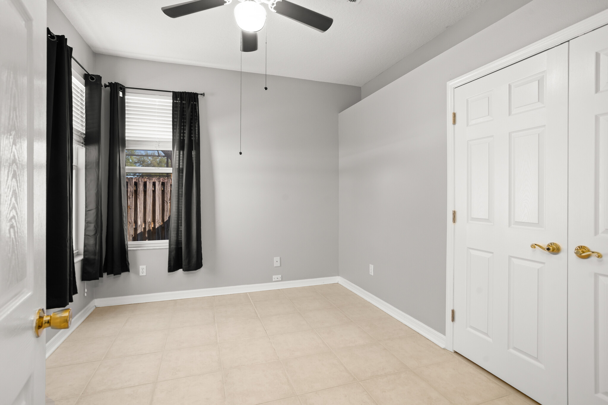 Building Photo - 2810 University Acres Dr