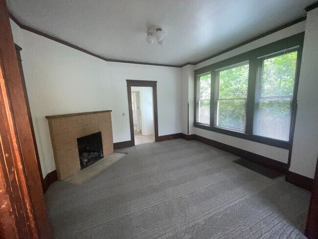 Building Photo - 5 bedroom house in the heart of Corvallis!