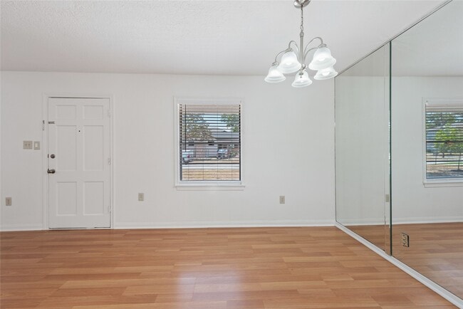 Building Photo - 1510 Afton St