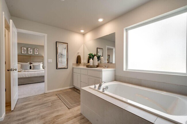 Building Photo - Modern 4 bedroom with den and neighborhood pool!