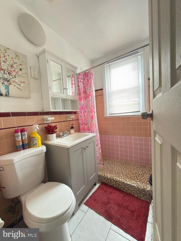 Building Photo - 6650 Kindred St