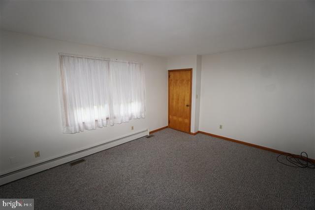 Building Photo - 135 Knoll Dr