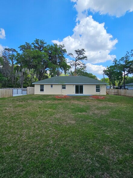 Building Photo - 1246 NE 13th Ave