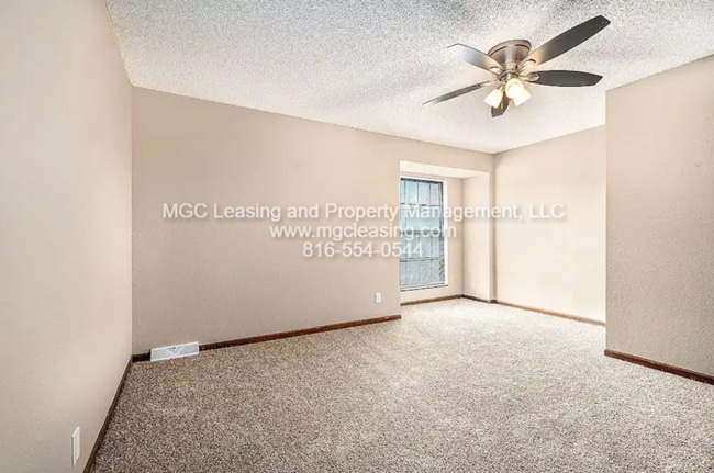 Building Photo - Comfort Living just in time for Fall at Mi...