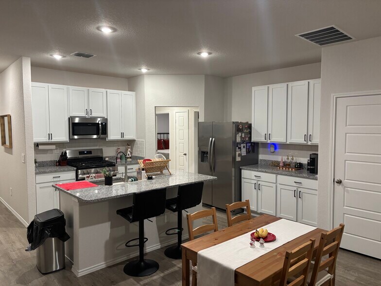 Building Photo - 2007 Palmer Pl