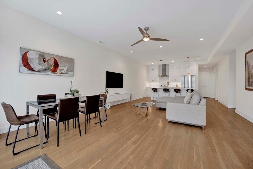 Building Photo - 4024 N Lincoln Ave