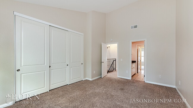 Building Photo - 5249 Colodny Dr