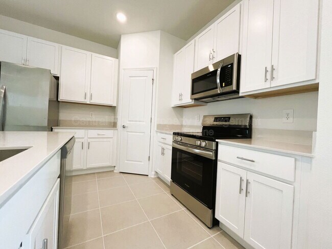 Building Photo - 2080 Rider Rain Ln