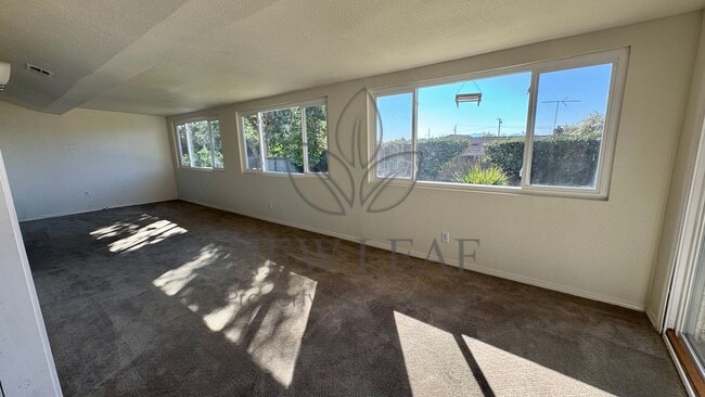 Building Photo - 970 W 14th St