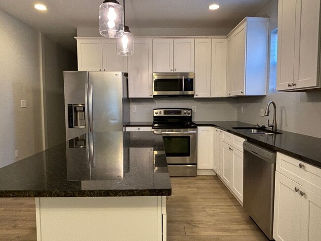 Building Photo - 1338-40 Barth