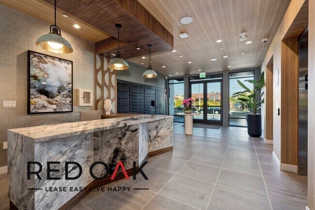 Building Photo - 2405 Hauser Blvd