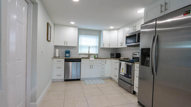 Building Photo - 2520 Ridgeway Ave