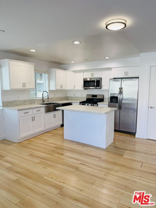 Building Photo - 246 Catalina St