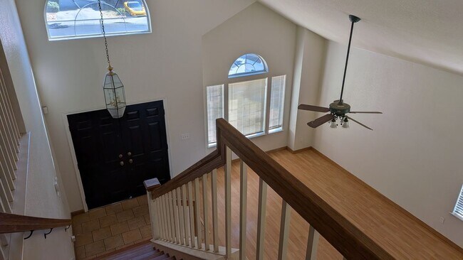 Building Photo - 321 Falcon Ct