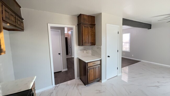 Building Photo - Welcome to this newly remodeled gem located in the heart of Tulsa!