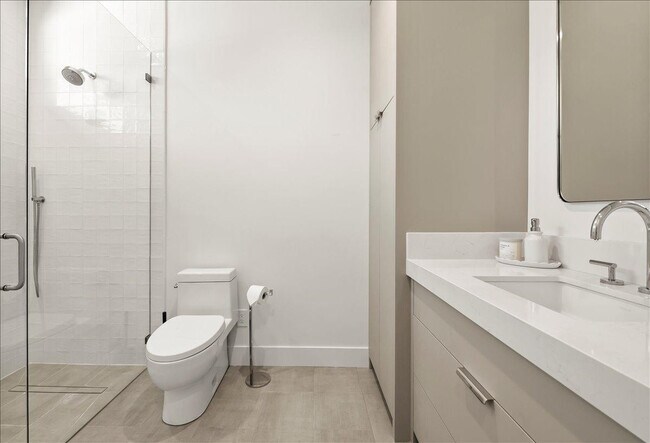 Building Photo - 3631 N 54th Ct