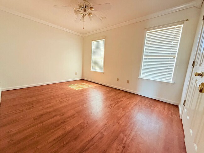 Building Photo - 348 Wolf Run Rd