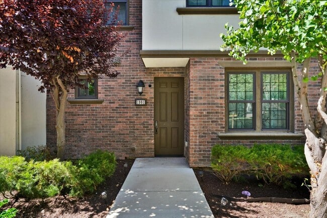 Building Photo - 1991 Barcenilla Ln