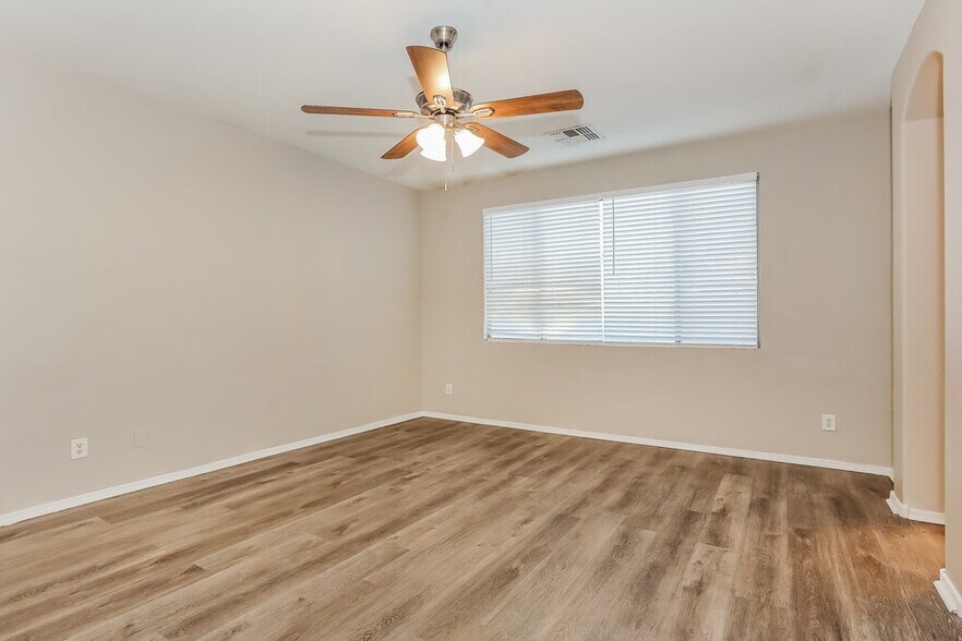 Building Photo - 6603 S 17th Ave