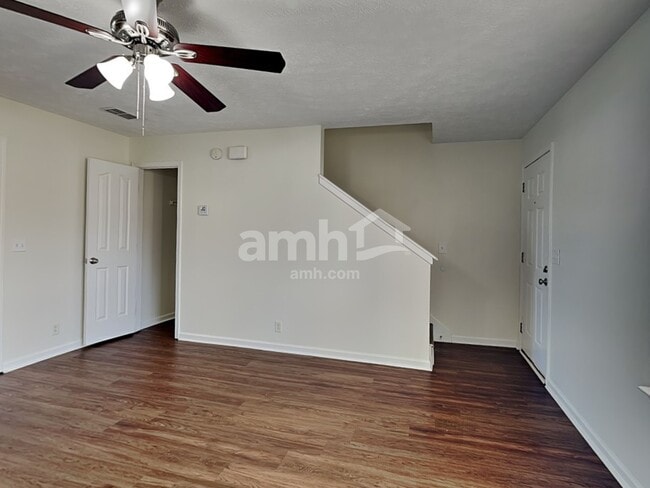 Building Photo - 1507 Killarney Dr