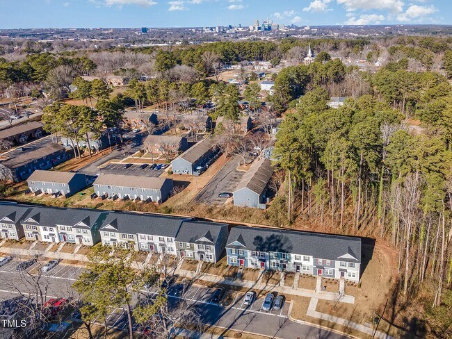 Building Photo - 441 Hacksaw Trl