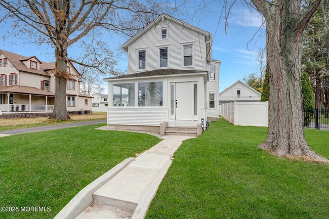 Building Photo - 448 Monmouth Rd