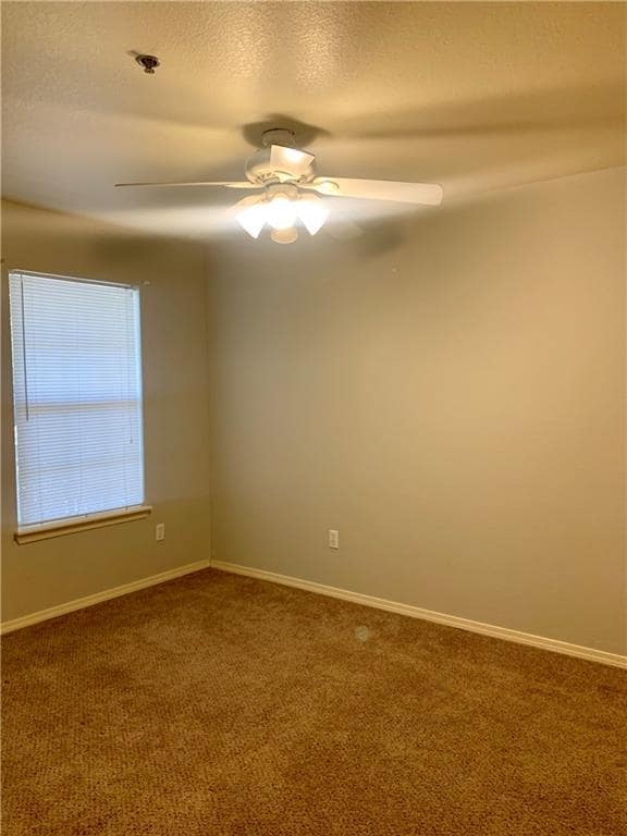 Building Photo - 944 N Storer Ave