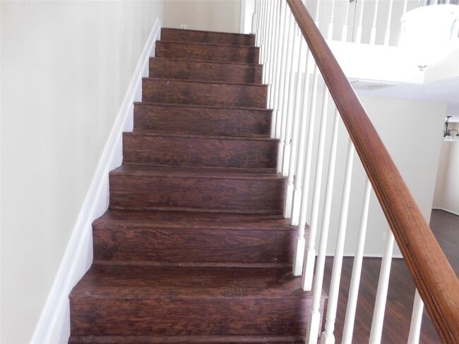 Building Photo - 3303 Rimrock Dr