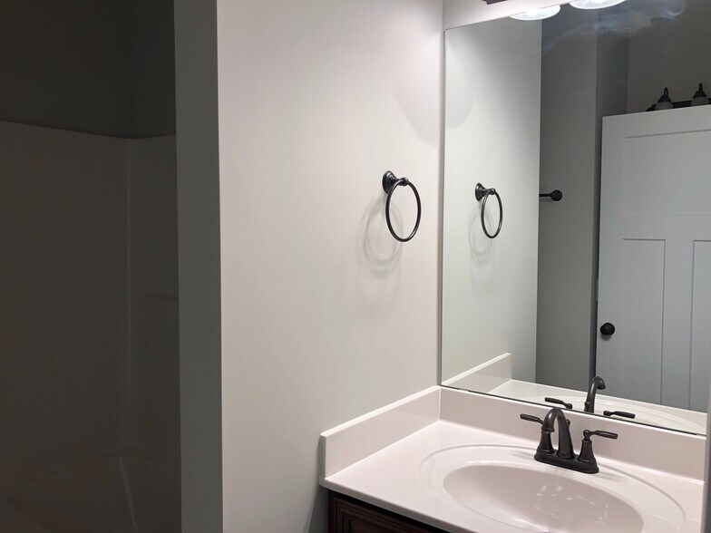 Building Photo - 177 Ridge Pointe Dr