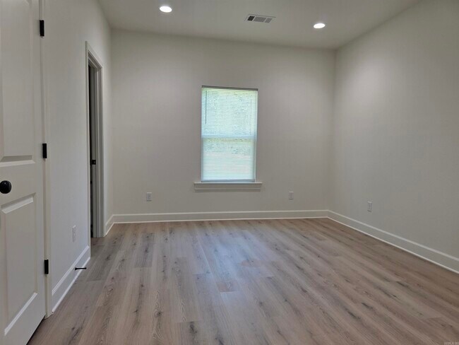 Building Photo - 2315 Nichols Rd