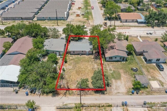 Building Photo - 25 Quince Ave