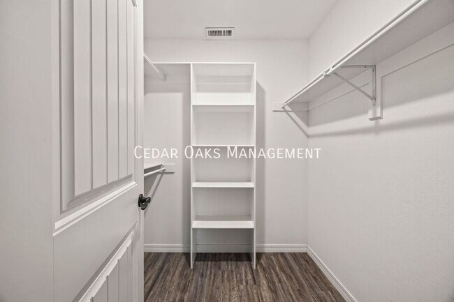 Building Photo - 26 Hillswick Ln