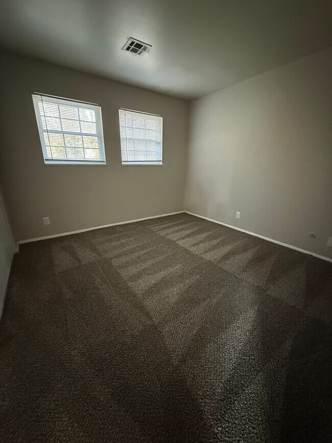 Building Photo - Cozy 1-Bedroom Bungalow – Easy Single-Level Living