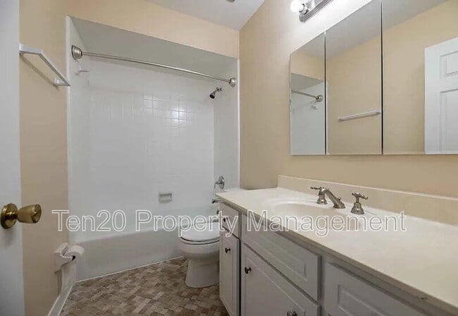 Building Photo - 5207 Grady Dr