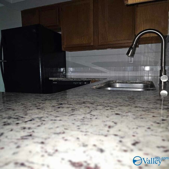 Building Photo - 2006 Reaches Pl SW