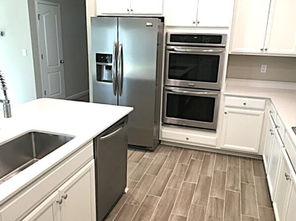 Building Photo - 200 Otero Point