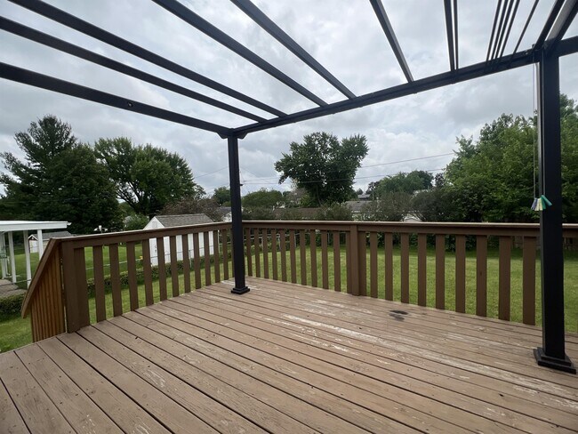 Building Photo - 3428 Dove St