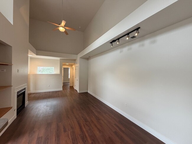 Building Photo - Remodeled Top-Level Condo in Pool Community Near Shopping & Dining