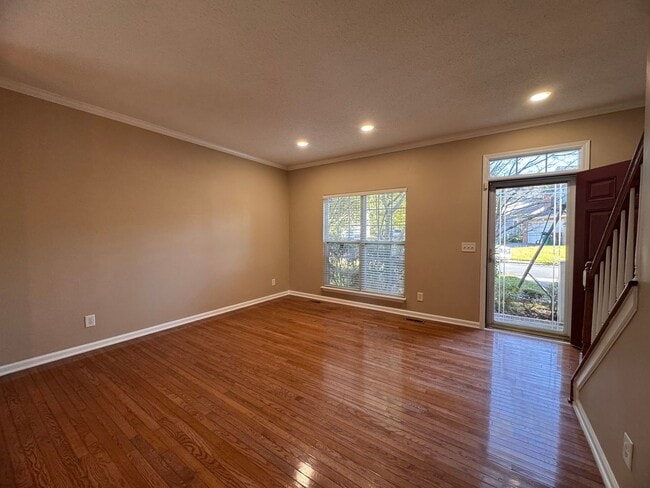 Building Photo - Fabulous 4BR 2.5 Home