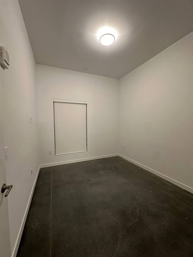 Building Photo - 20060 Prairie St