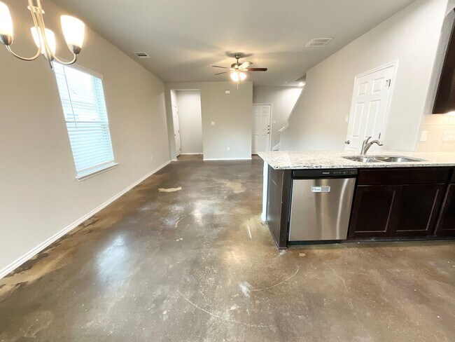 Building Photo - Luxury 2-story | 3-bedroom | 2.5-bath  dup...