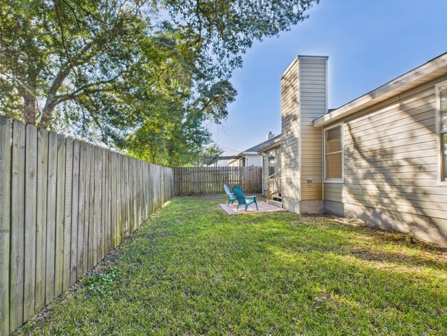 Building Photo - 1912 Spiller Way