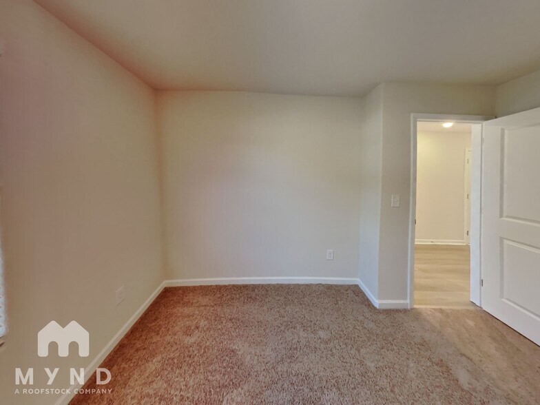 Building Photo - 371 Ivy Bank Dr