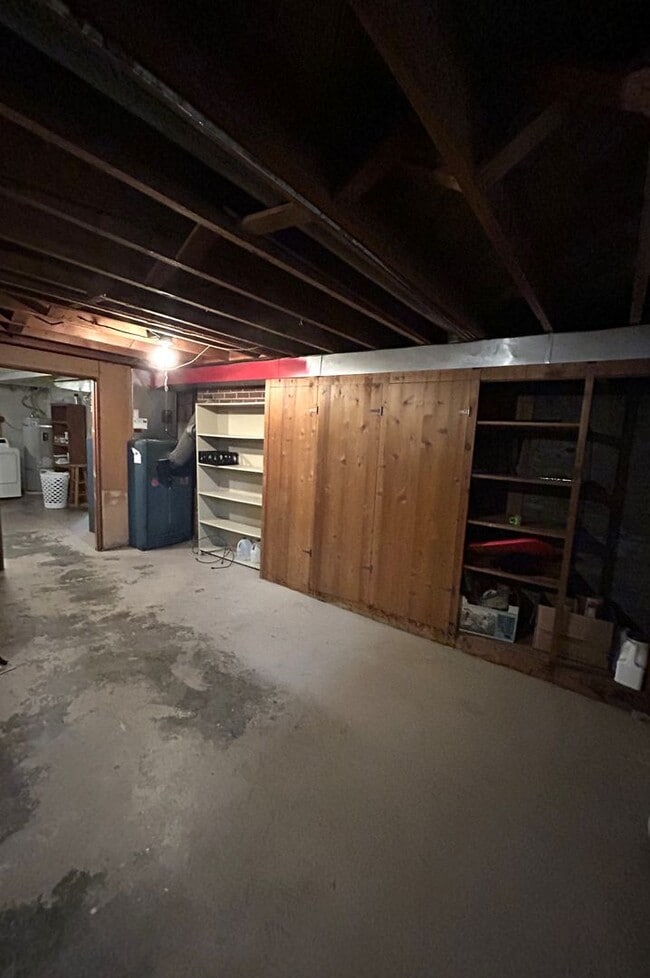 Building Photo - Rambler with Basement