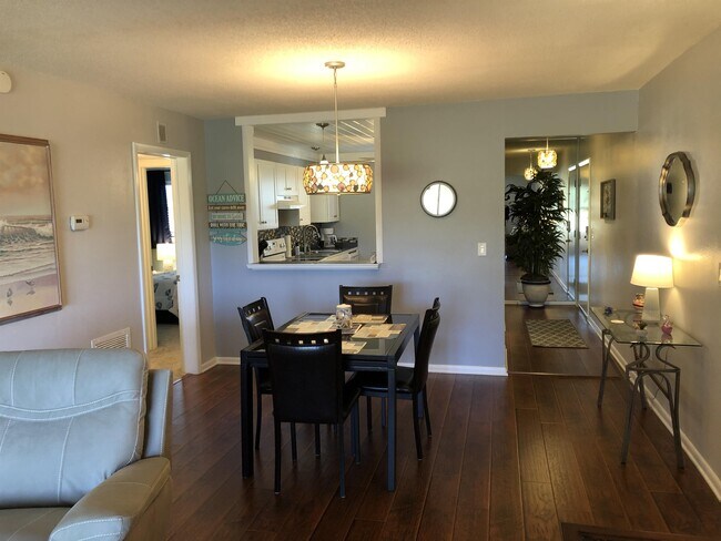 Building Photo - 1220 Myerlee Country Club Blvd