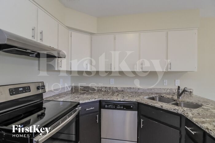 Building Photo - 1303 Willow Springs Ct